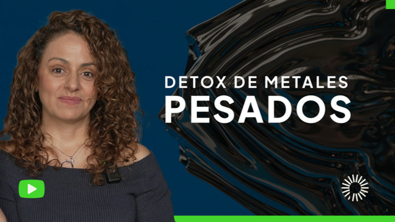 <p>Tu cuerpo puede estar acumulando toxinas sin que lo notes. Los metales pesados están en el agua, los alimentos e incluso en el aire que respiramos.  ¿Cómo afectan tu salud y cómo eliminarlos de manera segura?<br />
<br />
En este video aprenderás:</p>

<ul>
	<li> Qué son los metales pesados y cómo entran en tu organismo</li>
	<li> Los efectos negativos en tu salud y bienestar</li>
	<li> Claves para un detox efectivo y natural Tu cuerpo merece estar limpio y equilibrado.  No dejes que las toxinas afecten tu calidad de vida. Dale play y comienza tu proceso de detoxificación.</li>
</ul>