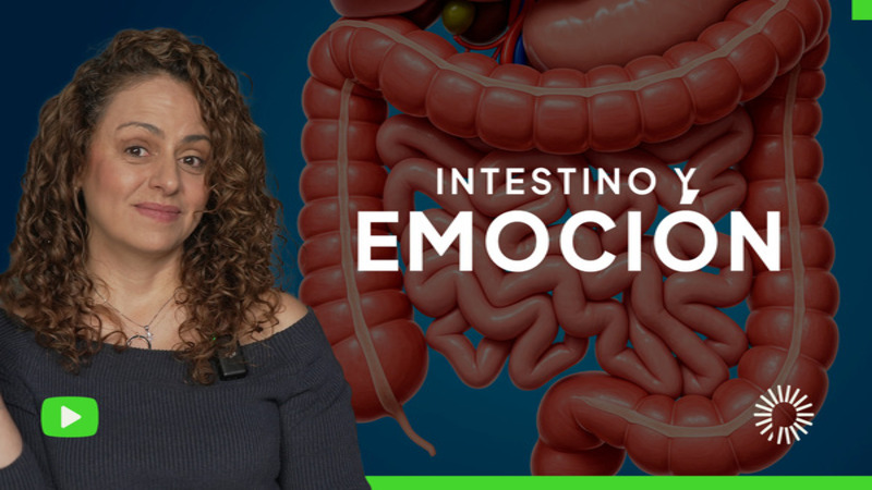 <p>¿Sabías que tu intestino es tu "segundo cerebro"? La salud intestinal no solo afecta tu digestión, sino también tu estado de ánimo, ansiedad y bienestar emocional. ¿Cómo es posible que lo que comes influya en cómo te sientes?<br />
<br />
En este video descubrirás:</p>

<ul>
	<li>Cómo el intestino y el cerebro están conectados</li>
	<li> El impacto de la microbiota en el estrés, la ansiedad y la depresión</li>
	<li> Alimentos y hábitos para mejorar tu salud emocional desde el intestino</li>
</ul>

<p><br />
Sanar tu intestino puede transformar tu mente. Dale play y descubre cómo mejorar tu bienestar desde adentro.</p>
